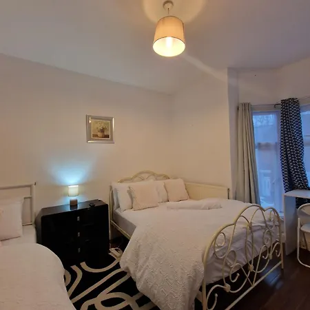 Nice Living Serviced Accommodations 11 Coventry Exterior photo