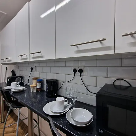 Nice Living Serviced Accommodations 11 Coventry Exterior photo