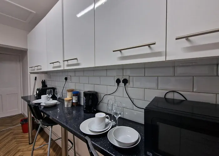 Nice Living Serviced Accommodations 11